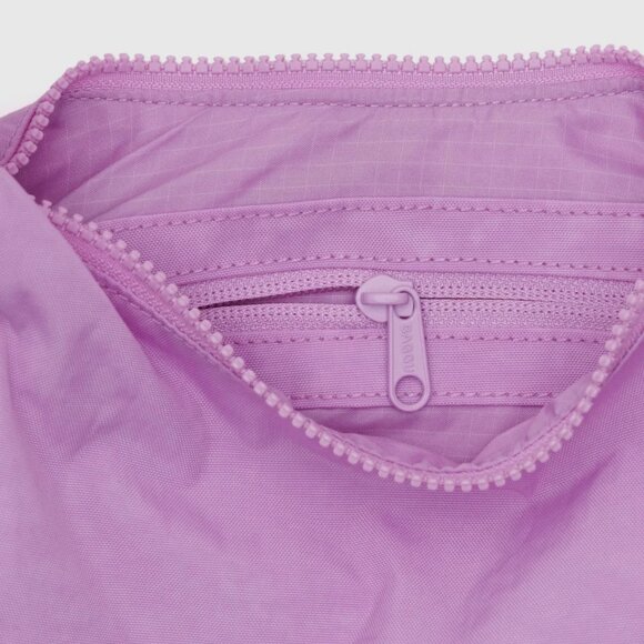 BAGGU Small Nylon Crescent Bag in Peony Pink! - Picture 3 of 10